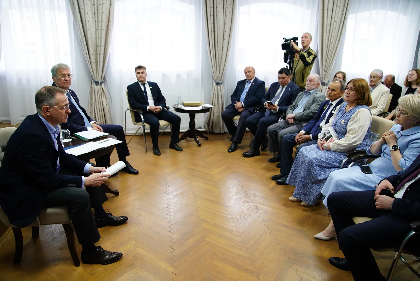 «Әҙиптәрҙең фекерен иҫәпкә алмайынса, етди ҡарарҙар ҡабул итмәйбеҙ»
