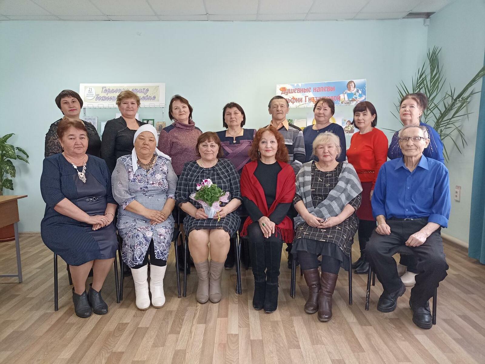 Конкурста ҡатнашыусылар менән таныштырыуыбыҙҙы дауам итәбеҙ