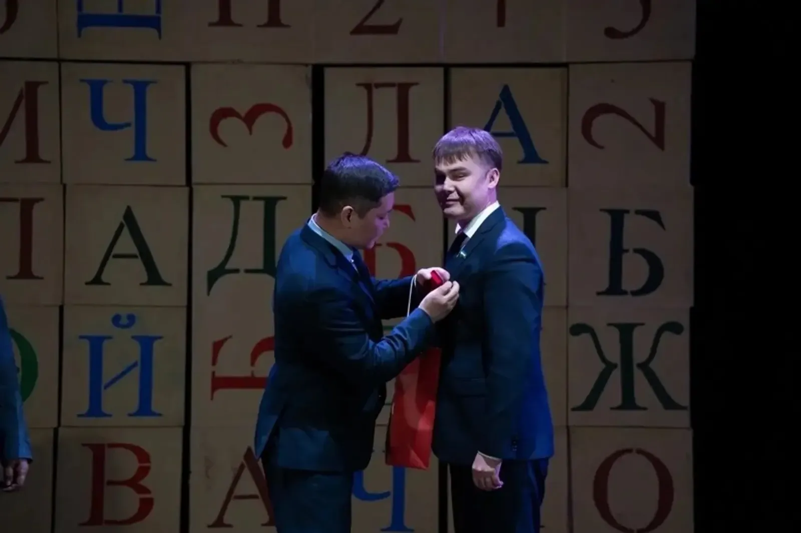 Тува сәхнәһендә — башҡорт әҫәре!