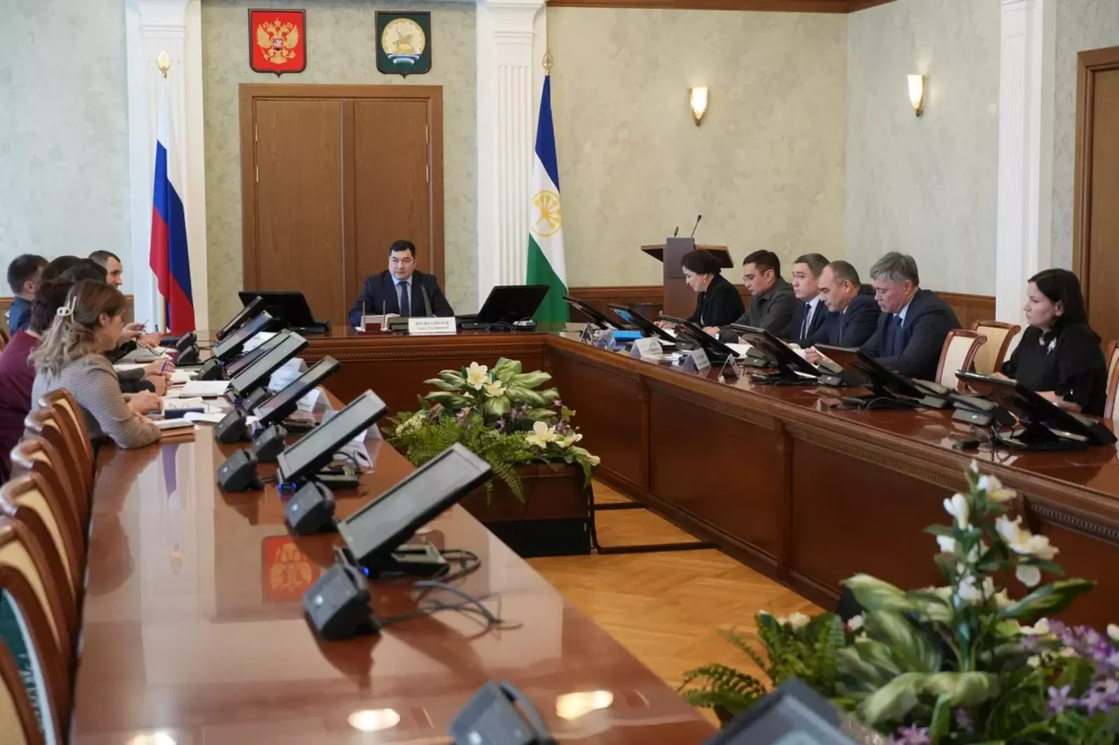 Яныбай Хамматовҡа Башҡортостандың халыҡ яҙыусыһы исеме бирелерме?