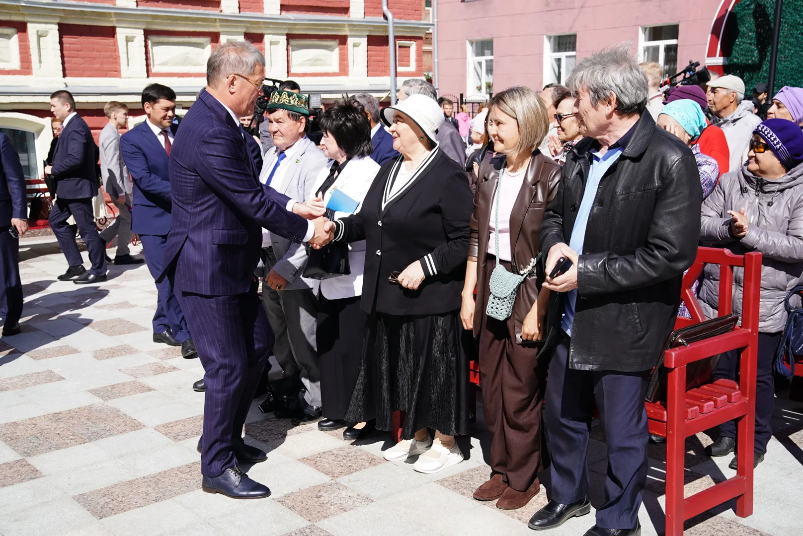 «Әҙиптәрҙең фекерен иҫәпкә алмайынса, етди ҡарарҙар ҡабул итмәйбеҙ»